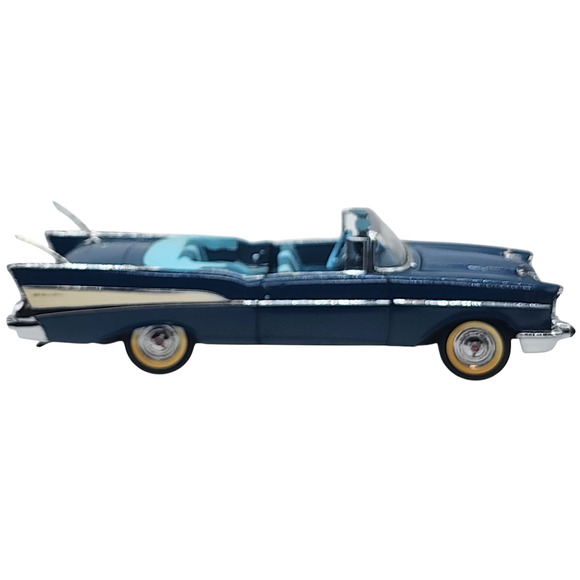 Danbury Mint 1957 Chevrolet Bel Air Convertible - Picture 3 of 9